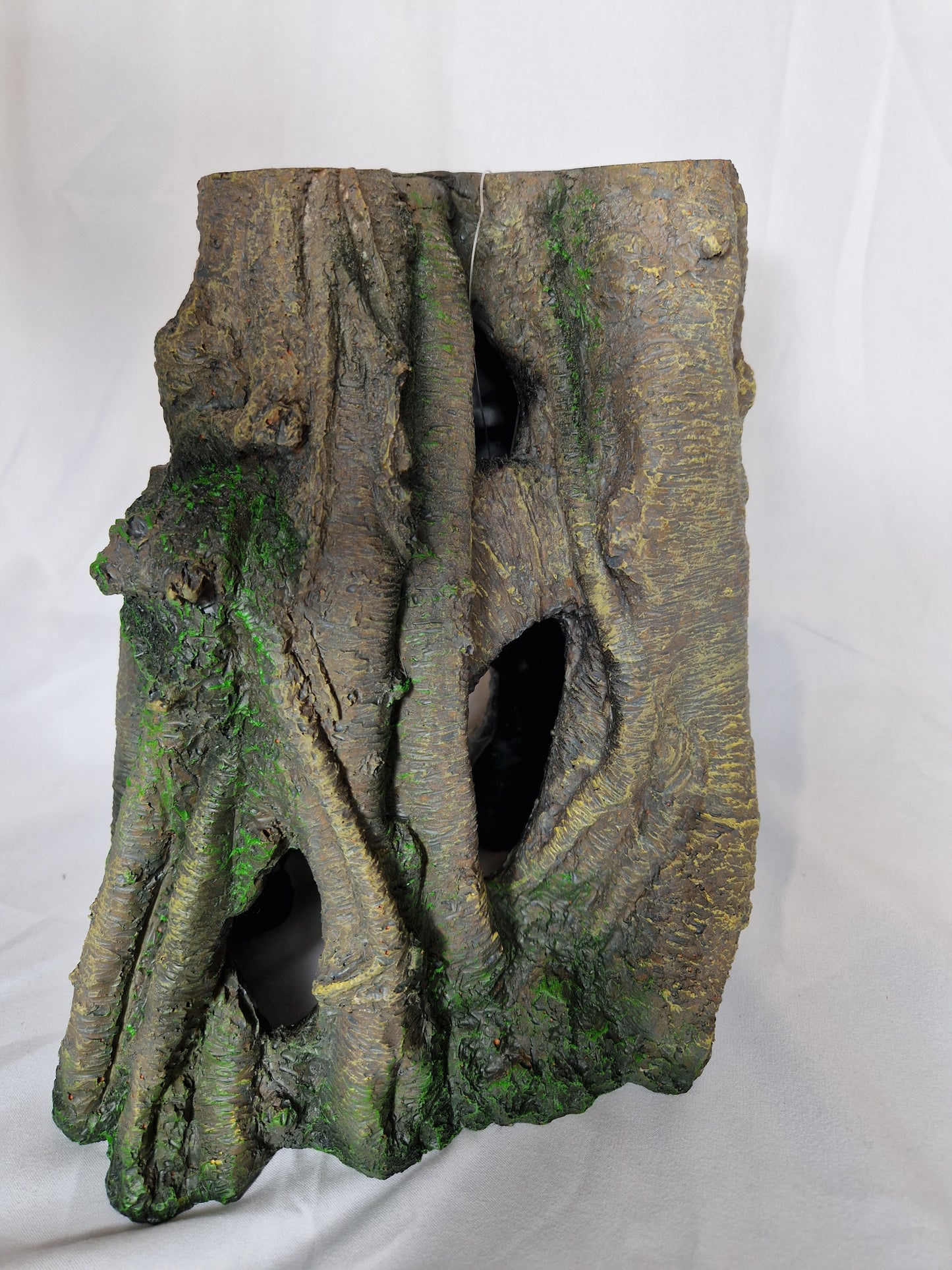 Amazonian tree trunk L REPTILE PLANET